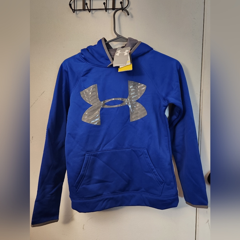 BNWT Under Armour Boys Pullover
